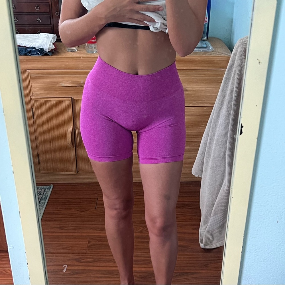 NVGTN Women’s Biker Shorts